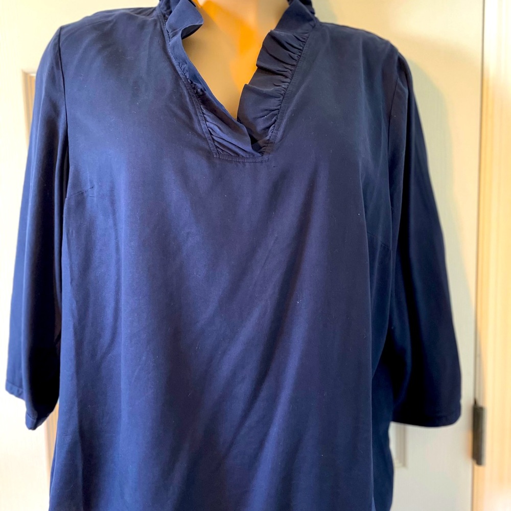Crown & Ivy Curvy Navy Blue blouse